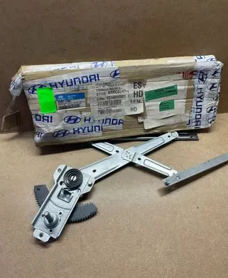 Hyundai i10 Front door window regulator motor 8240117000
