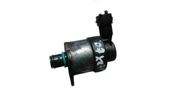 Volvo XC70 Fuel pressure regulator 