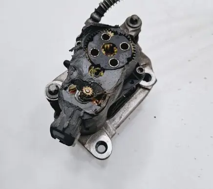 Peugeot 208 Rear brake caliper