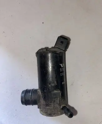 Volvo V70 Windscreen/windshield washer pump 9169611