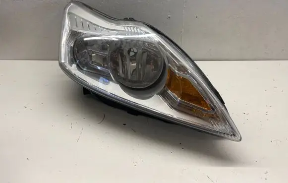 Ford Focus Headlight/headlamp 8M5113W029AF 0077R00 011402A