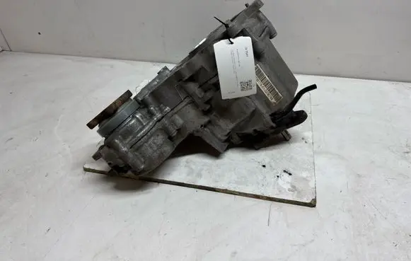BMW 5 F10 F11 Gearbox transfer box case 7636178