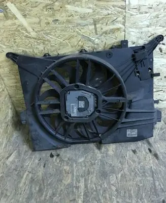 Volvo S60 Radiator cooling fan shroud