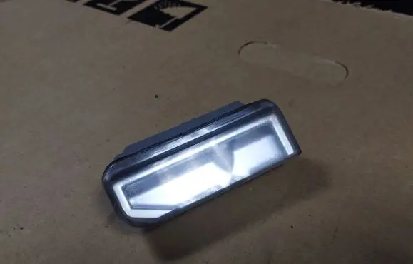 Lexus IS 220D-250-350 Number plate light 8127053020