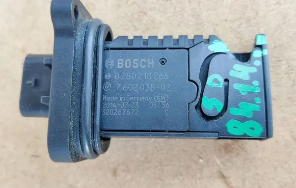 BMW 4 F32 F33 Mass air flow meter 7602038 13627602038 0280218266
