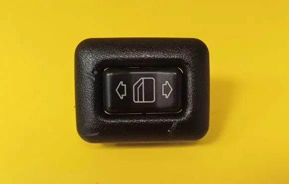 Mercedes-Benz C W202 Electric window control switch 03809760