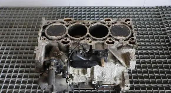 Ford Mondeo Mk III Engine block 