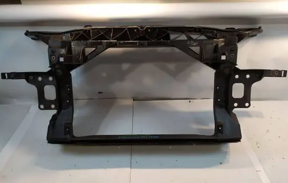 Seat Leon (1P) Front bumper 1P080588R
