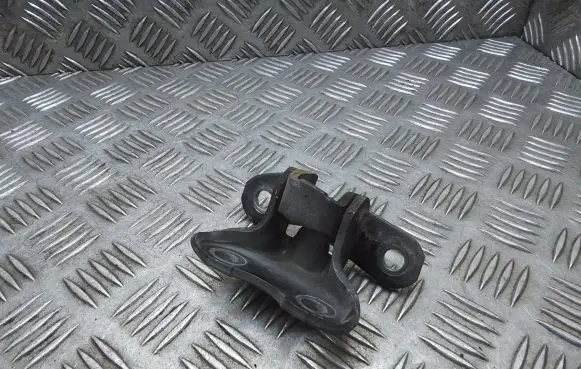 Toyota Verso Front door lower hinge 