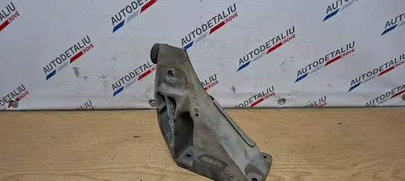BMW X5 E70 Engine mounting bracket 6772680
