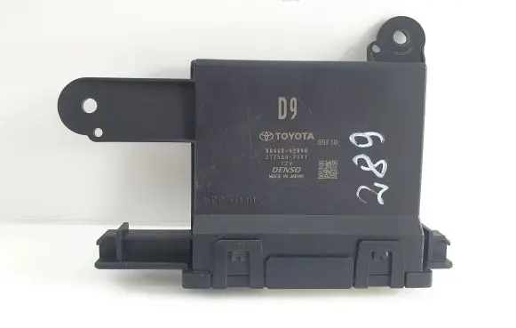 Toyota RAV 4 (XA50) Air conditioner control unit module 8865042890 2775007941