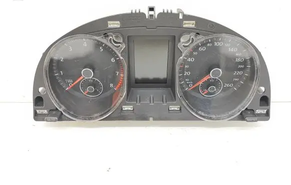 Volkswagen PASSAT B7 Speedometer (instrument cluster) 3AA920870K
