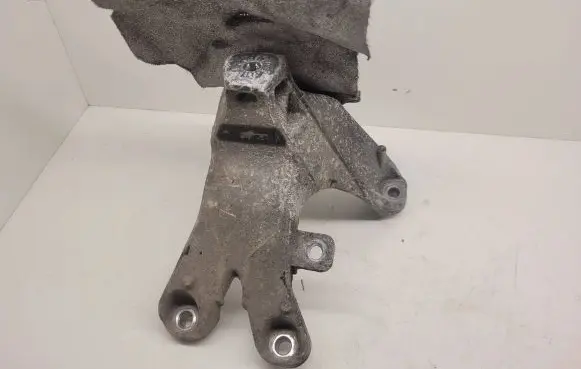 Audi A4 S4 B8 8K Engine mounting bracket 8K0199308