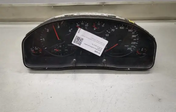 Audi A6 S6 C5 4B Speedometer (instrument cluster) 4B0919860E
