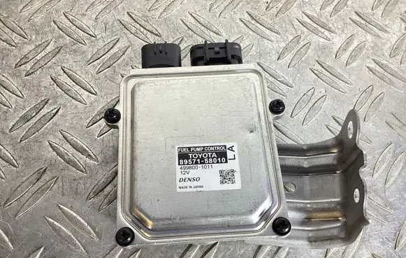 Lexus RX 450H Fuel injection pump control unit/module 8957158010 4998001011