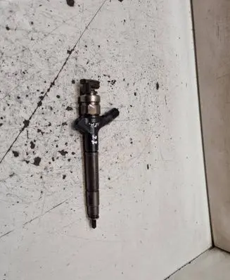 Toyota Corolla Verso AR10 Fuel injector 236700R020 07G03007