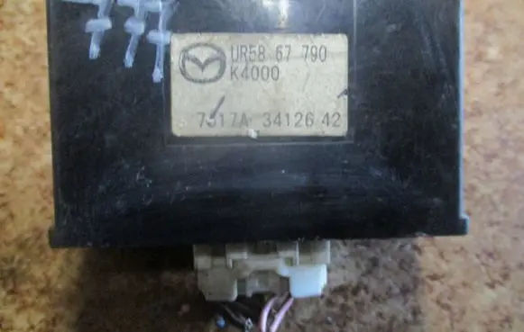 Mazda BT-50 Alarm control unit/module UR5867790