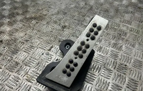 Mazda 3 III Accelerator throttle pedal GHP941600G