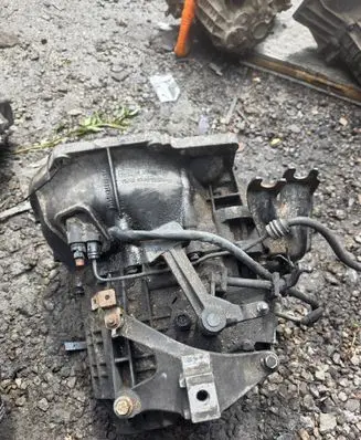 Ford Focus Manual 5 speed gearbox 3M5R7F096