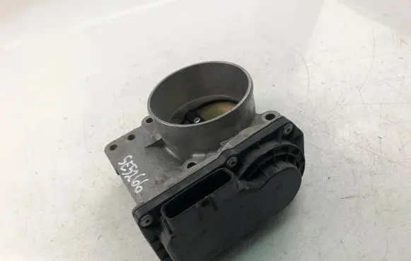 Volvo V50 Throttle valve 30711551
