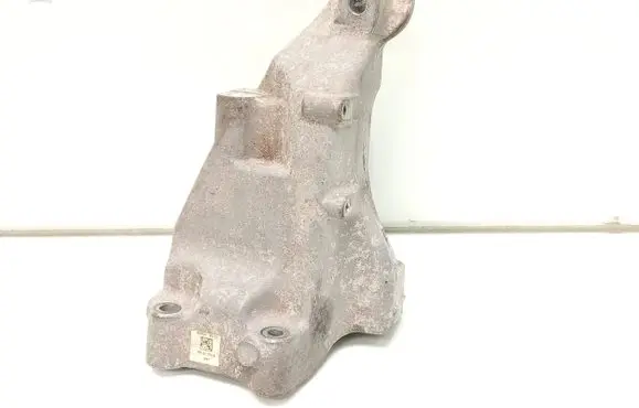 Mercedes-Benz C W204 Engine mounting bracket A6512233504