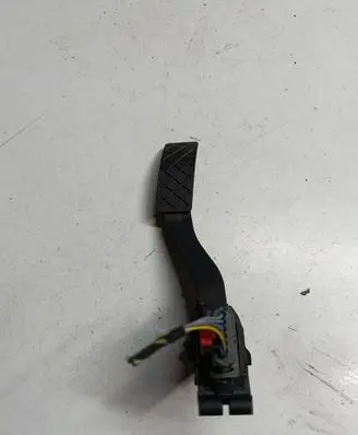 Audi Q2 - Accelerator throttle pedal 5Q1723503J 6PV01062113