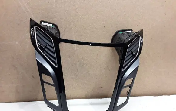 Hyundai i40 Dash center air vent grill 974103Z000 U09C673810 847403Z00