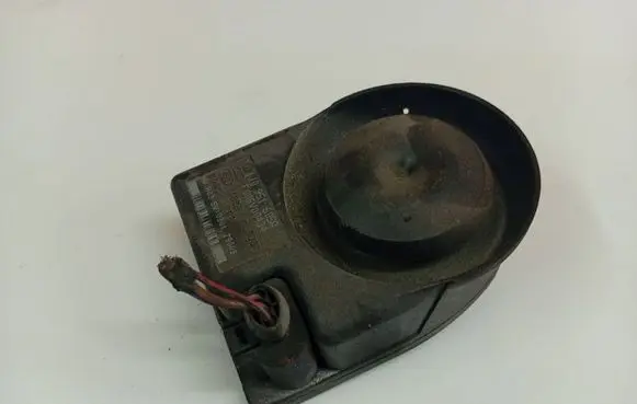 Skoda Fabia Mk2 (5J) Alarm system siren 1J0951605A
