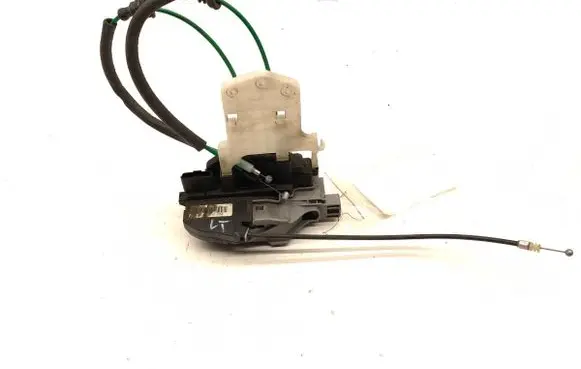Hyundai i30 Rear door lock 81410-2L200