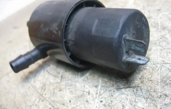 Mercedes-Benz Vito Viano W638 Headlight washer pump 