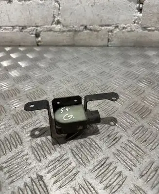 Headlight/headlamp level sensor