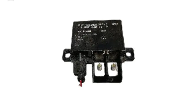 Mercedes-Benz E W212 Charging relay A0025423819