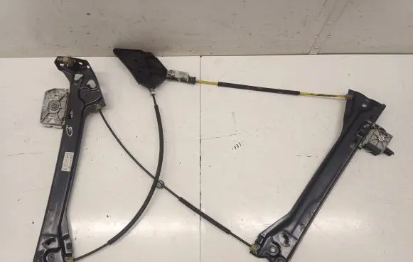 Audi TT TTS RS Mk3 8S Front door electric window regulator 8S0837462