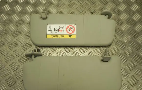 Toyota Avensis T270 Sun visor W063