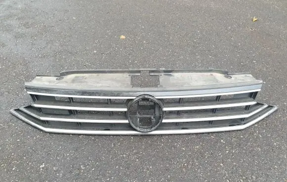 Volkswagen Passat Alltrack Front bumper upper radiator grill 3G0853621AK 3G0853621AN 3G0853621AP