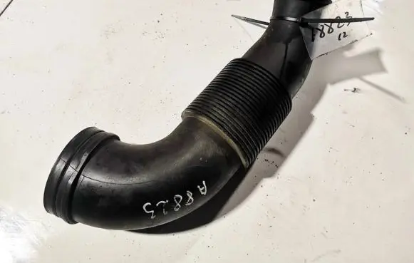Audi Q7 4L Air intake hose/pipe 7l6129627