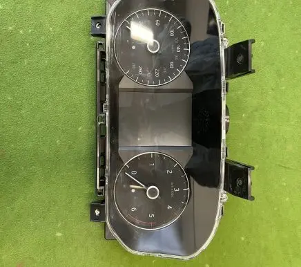 Land Rover Range Rover Velar Speedometer (instrument cluster) K8A210F844EF LR0055105 10849