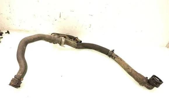 Engine coolant pipe/hose