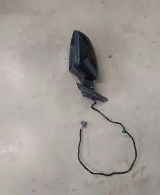 Volkswagen PASSAT B7 USA Front door electric wing mirror 561857501