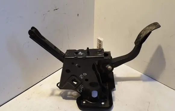 Volkswagen Golf IV Accelerator throttle pedal 1J1721511C 1J1721057AA