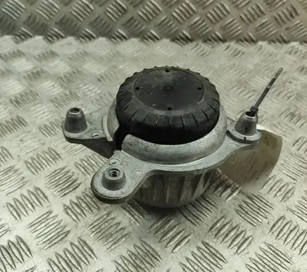 Mercedes-Benz E W238 Engine mount bracket A2132403500