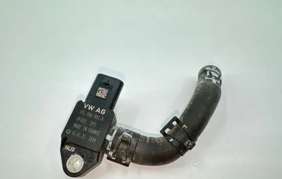 Volkswagen Golf VIII Exhaust gas pressure sensor 05L906051A
