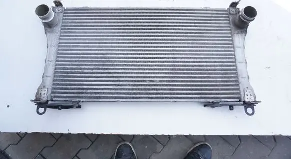 Toyota Avensis T270 Intercooler radiator