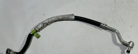 Jeep Grand Cherokee Air conditioning (A/C) pipe/hose 68161175aa