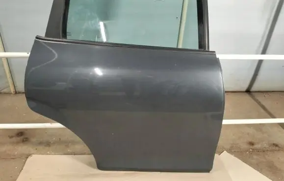 Seat Leon (1P) Rear door