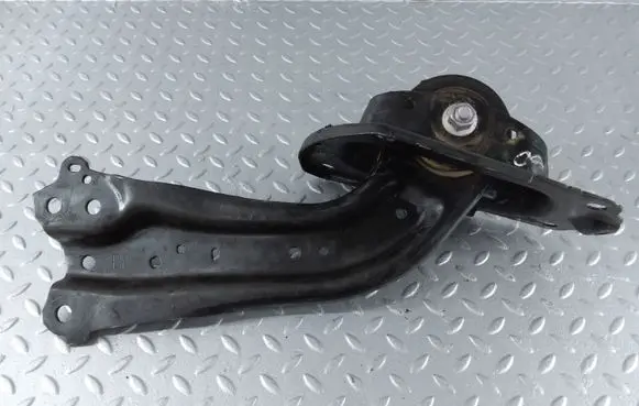 Rear control arm