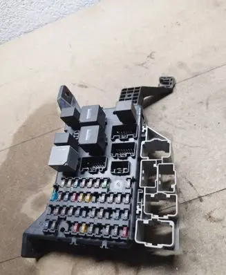 Ford Mondeo Mk III Fuse box set 4S7T14A073AA 4F0821050