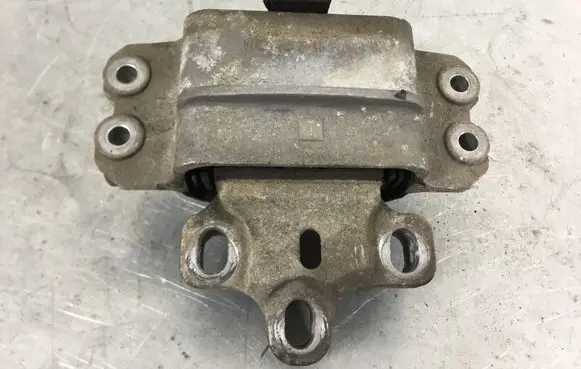 Audi A3 S3 A3 Sportback 8P Engine mount bracket 1K0199555