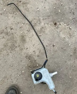Volkswagen PASSAT B7 Master brake cylinder 3C1611301