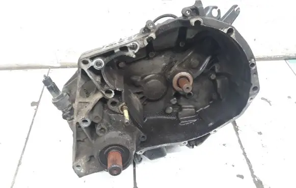 Renault Clio II Manual 5 speed gearbox JB1185